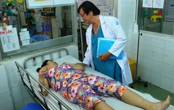 Cứu sống bệnh nhân bị chồng đâm 7 nhát dao